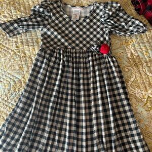 Black and White Pleated A-Line Dress with 3/4 Puff Sleeves